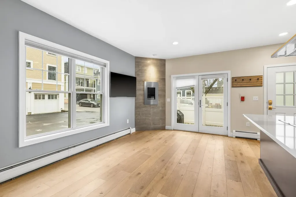 43 Cornwall Street Portsmouth NH 03801