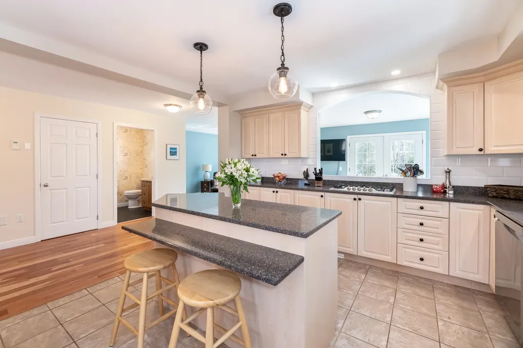 10 Skywatch Road Center Harbor NH 03226