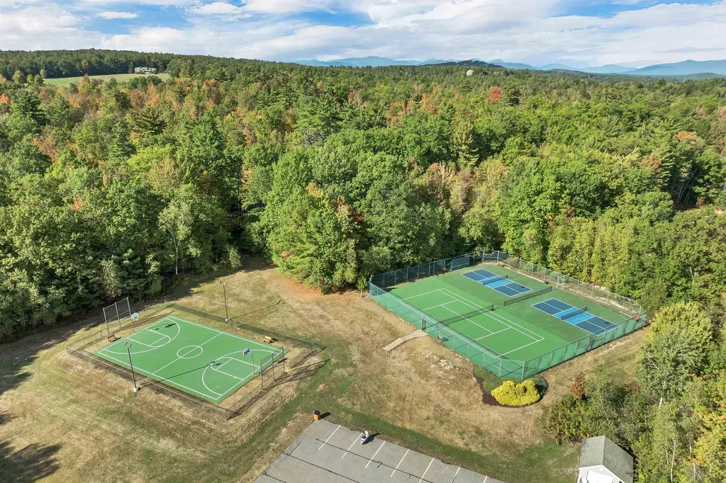10 Birdie Way Laconia NH 03246