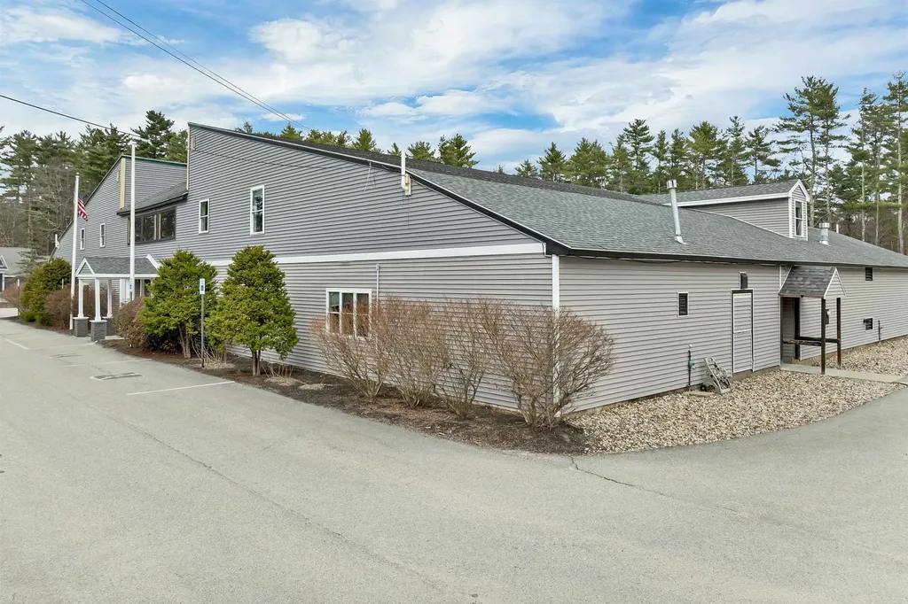 8 Eastern Avenue Barrington NH 03825