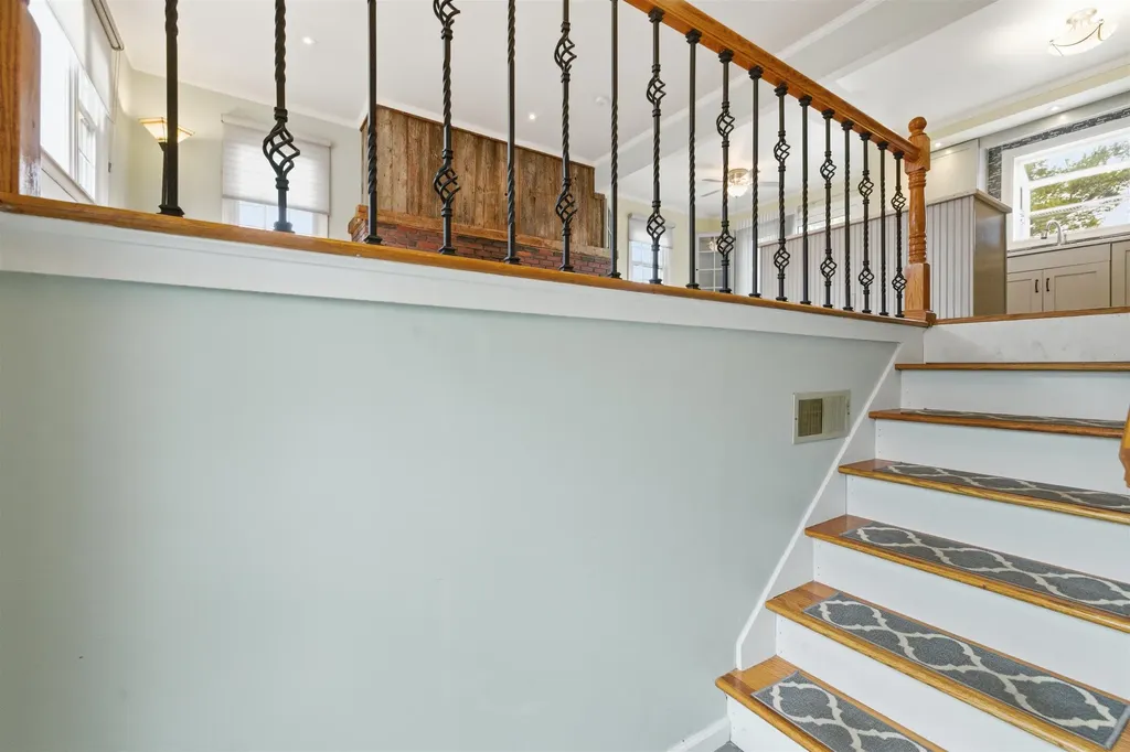 6 Anthony Drive Laconia NH 03246