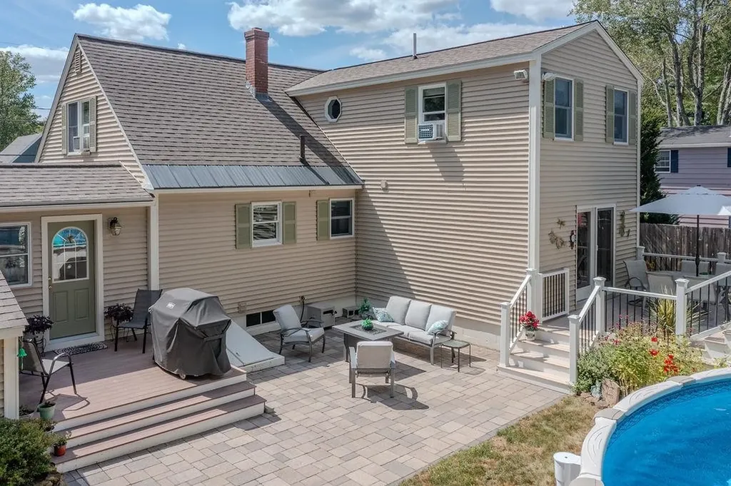 27 Hampshire Avenue Rochester NH 03867