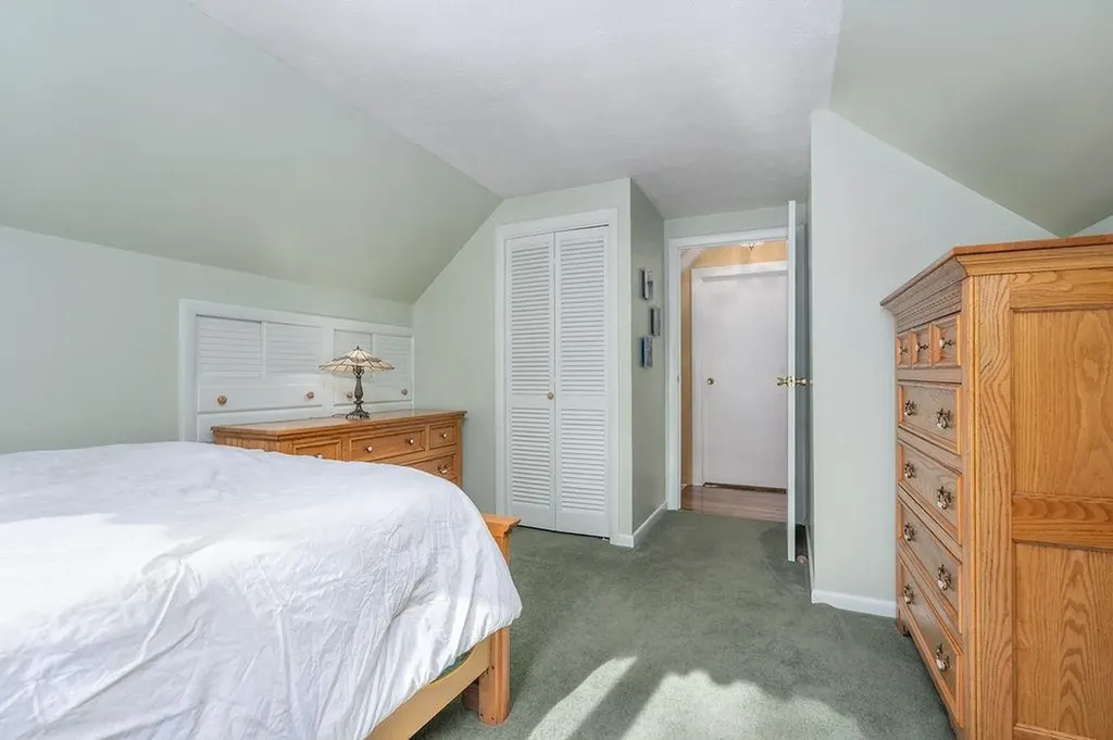 27 Hampshire Avenue Rochester NH 03867