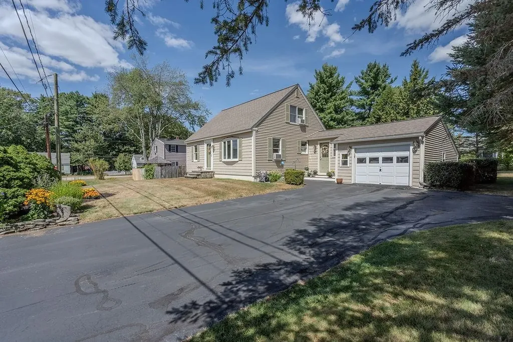 27 Hampshire Avenue Rochester NH 03867