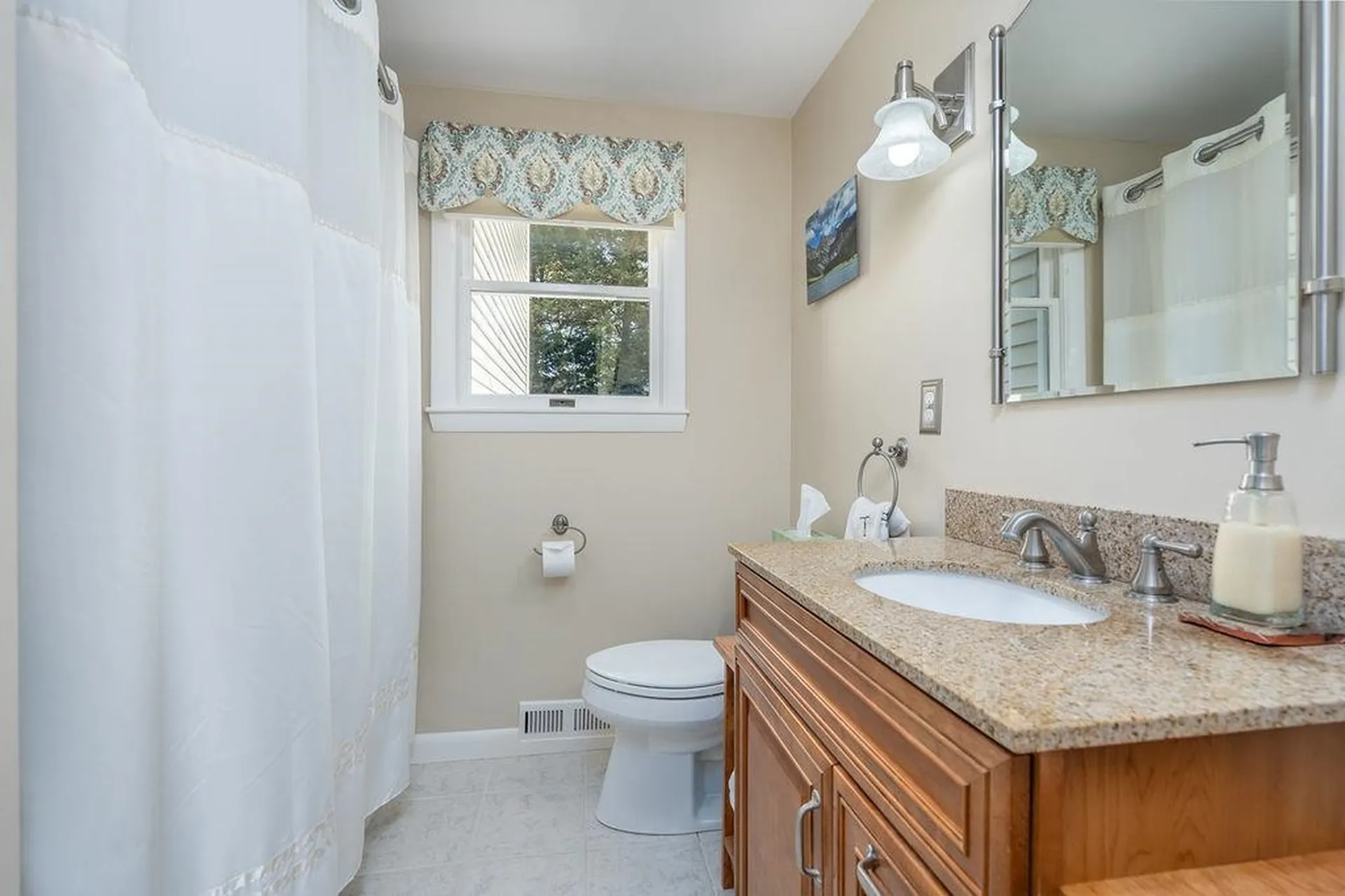 27 Hampshire Avenue Rochester NH 03867