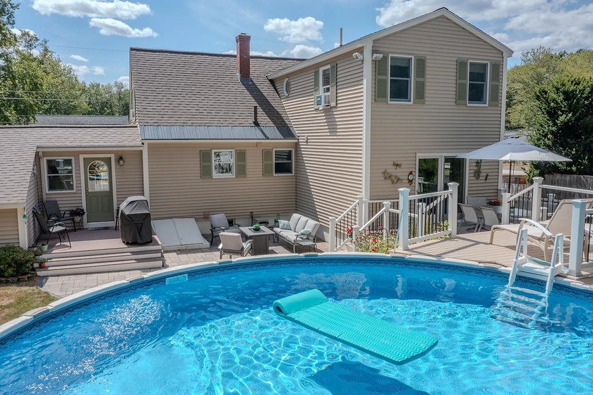 27 Hampshire Avenue Rochester NH 03867
