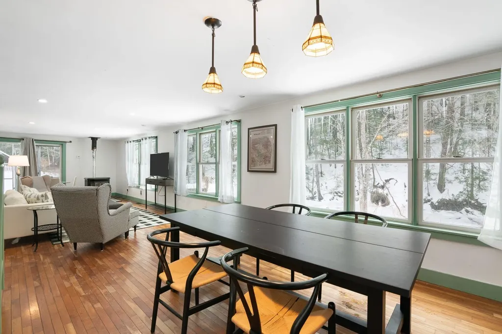 30 Back Street Newfane VT 05345