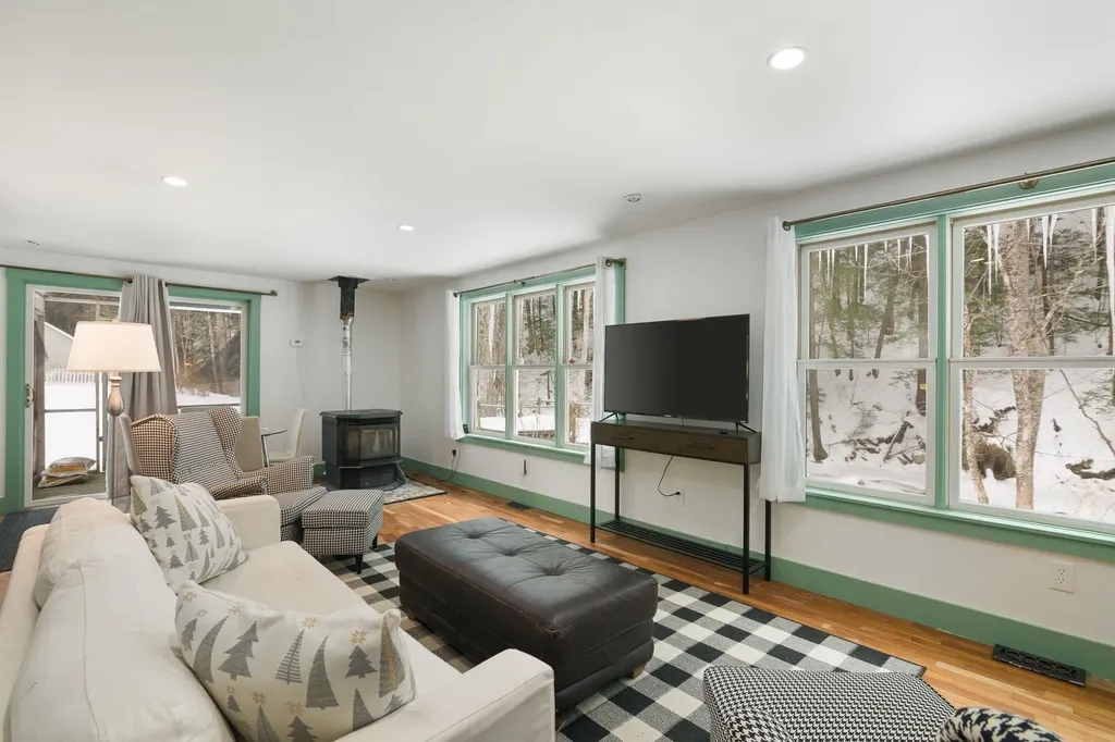 30 Back Street Newfane VT 05345
