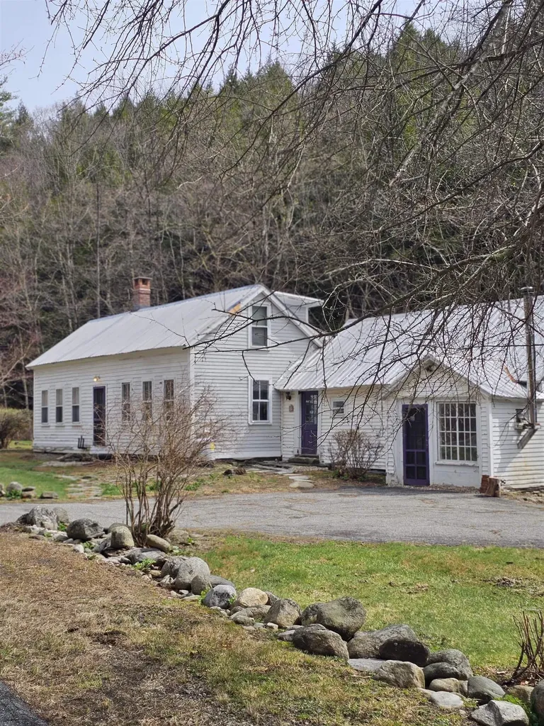 30 Back Street Newfane VT 05345