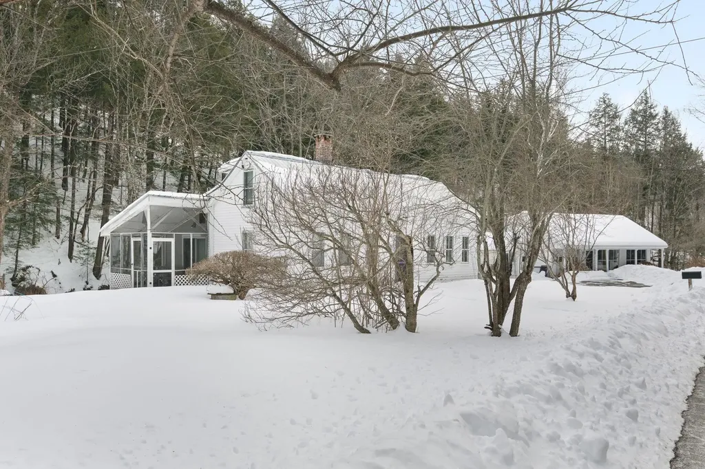 30 Back Street Newfane VT 05345