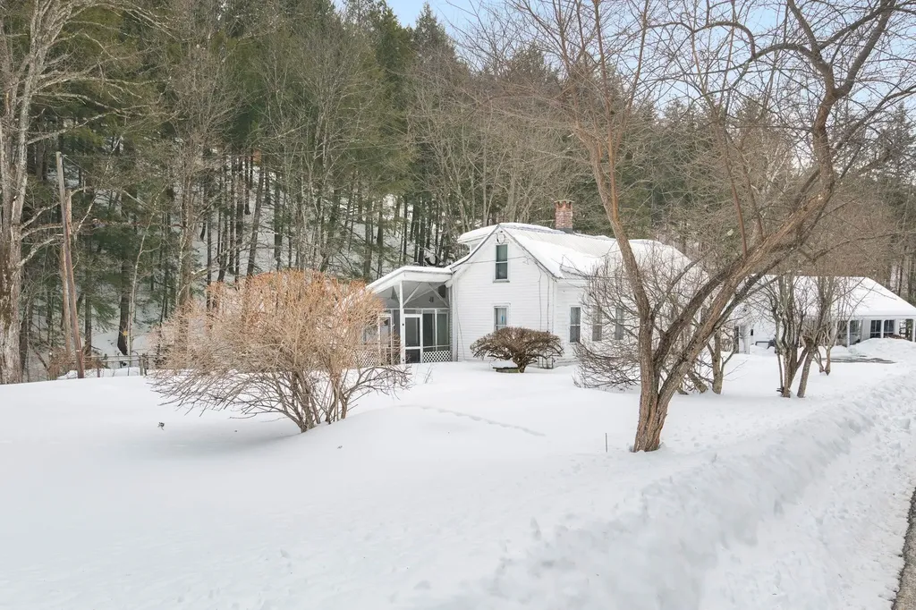30 Back Street Newfane VT 05345