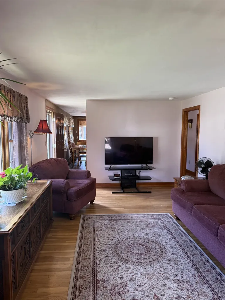 114 General Sullivan Way Rollinsford NH 03869