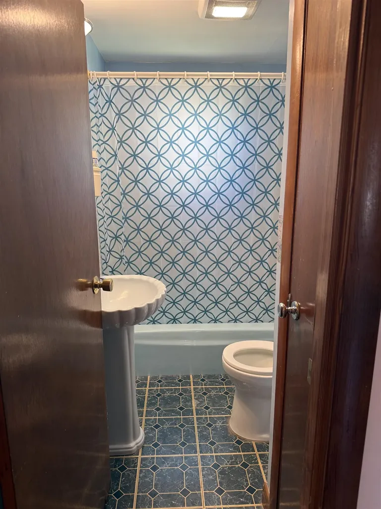 114 General Sullivan Way Rollinsford NH 03869