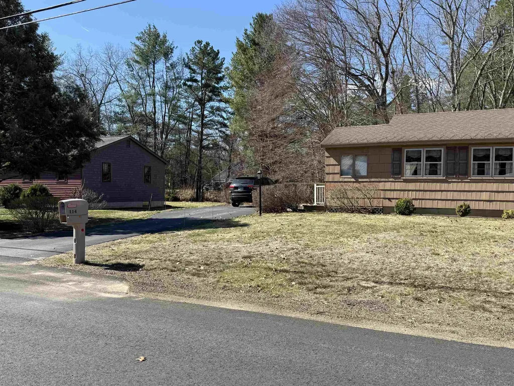114 General Sullivan Way Rollinsford NH 03869