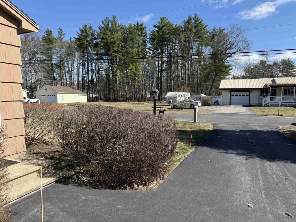 114 General Sullivan Way Rollinsford NH 03869