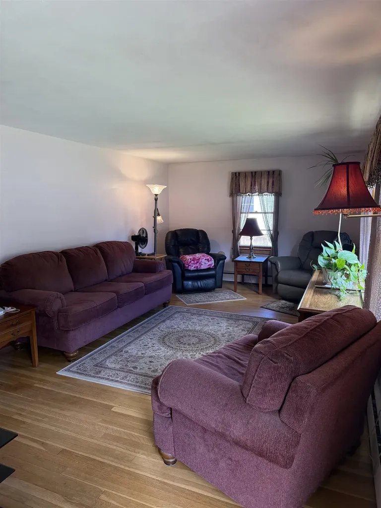 114 General Sullivan Way Rollinsford NH 03869