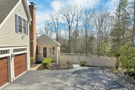 70 Colonel Daniels Drive Bedford NH 03110