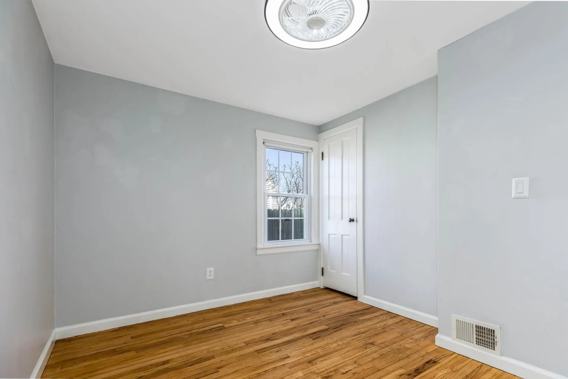 11 Lyons Street Rochester NH 03867