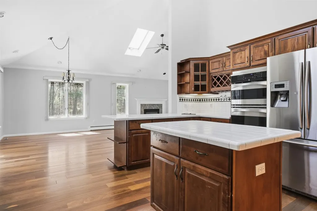25 Maylane Drive Salem NH 03079