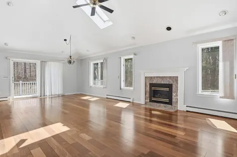 25 Maylane Drive Salem NH 03079