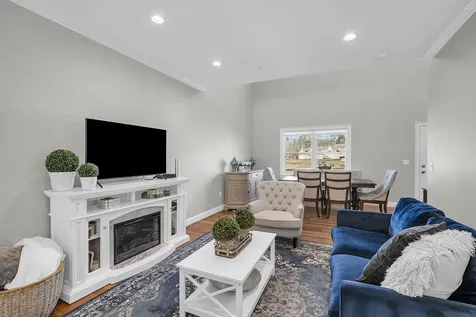 59 Kibrel Court Sandown NH 03873