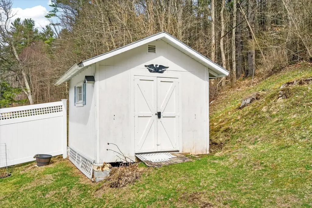 47 Chatterton Park Proctor VT 05765