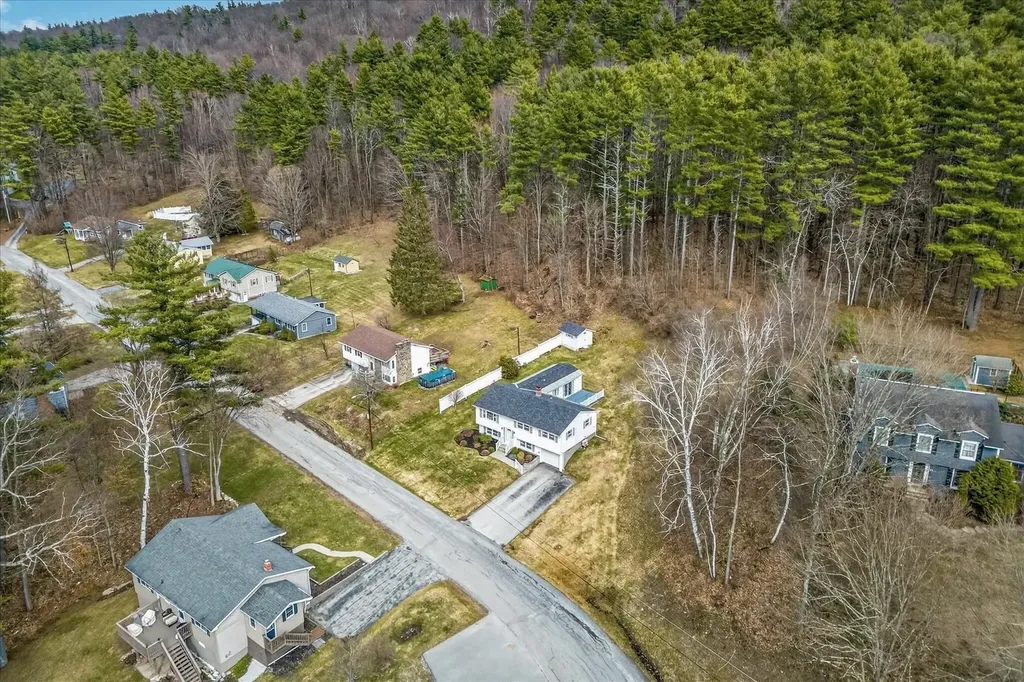 47 Chatterton Park Proctor VT 05765