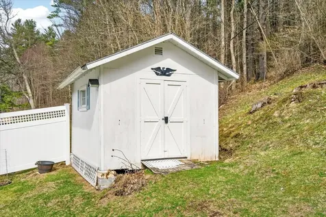 47 Chatterton Park Proctor VT 05765