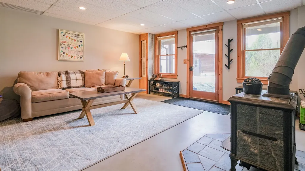 48 Holly Lane Ludlow VT 05149