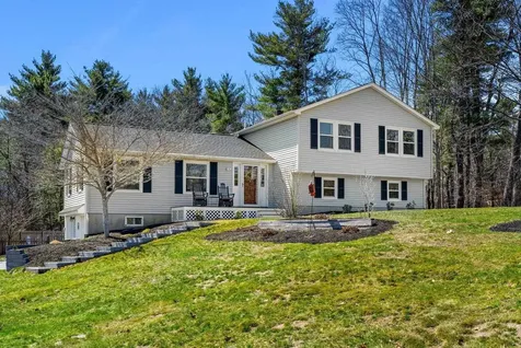 8 Muirfield Drive Stratham NH 03885
