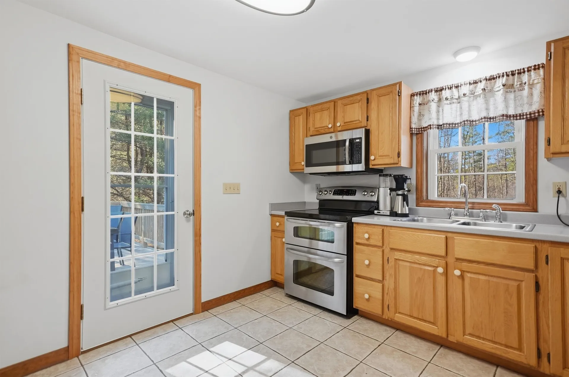 4 Smith Corner Road Newton NH 03858