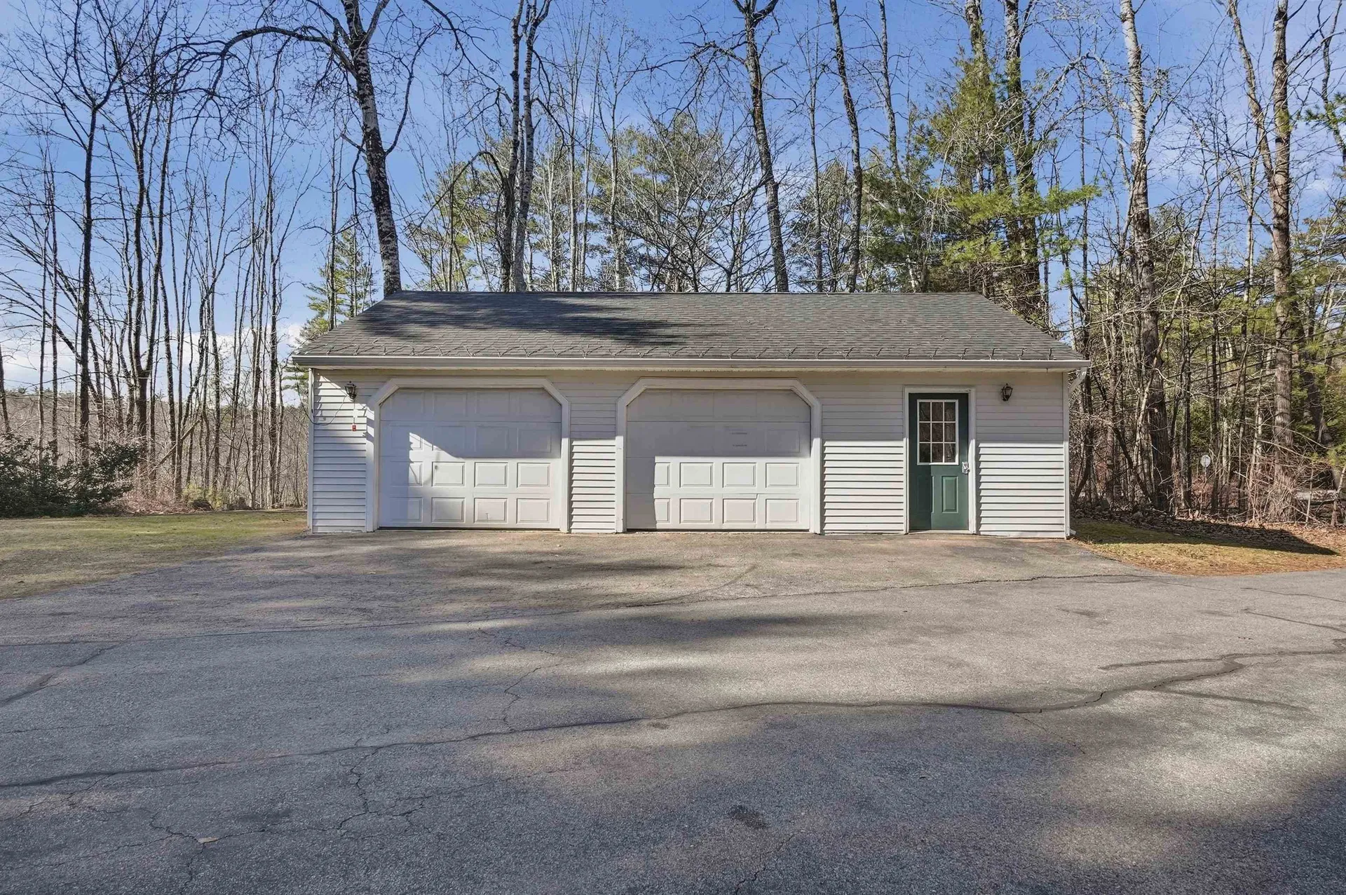 4 Smith Corner Road Newton NH 03858