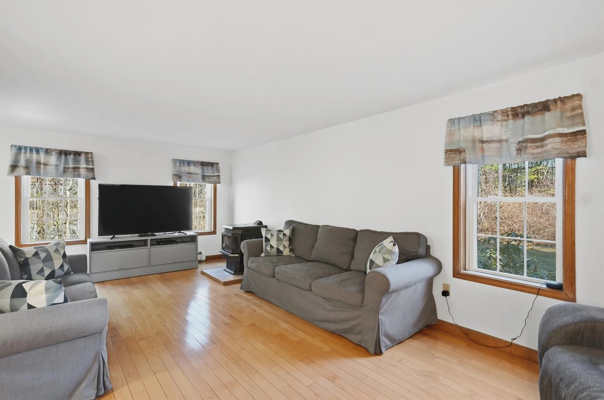 4 Smith Corner Road Newton NH 03858