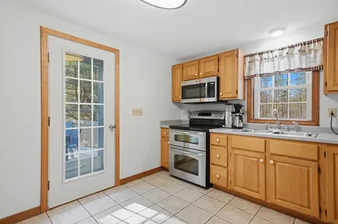 4 Smith Corner Road Newton NH 03858