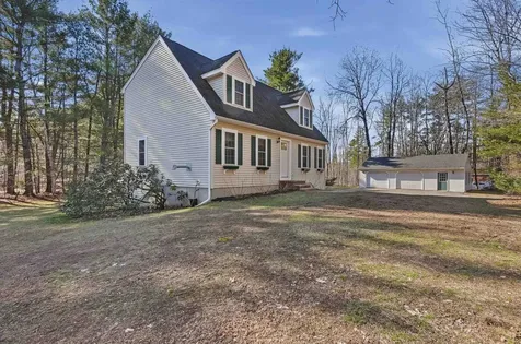 4 Smith Corner Road Newton NH 03858