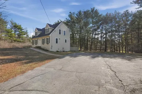 4 Smith Corner Road Newton NH 03858