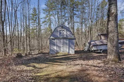 4 Smith Corner Road Newton NH 03858
