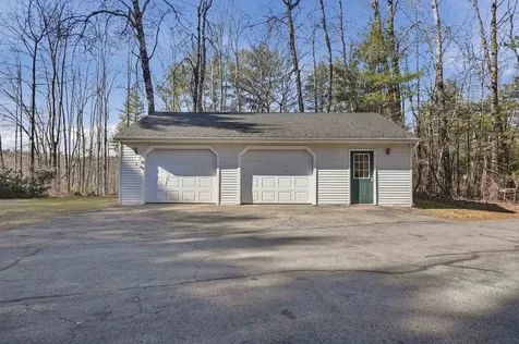 4 Smith Corner Road Newton NH 03858