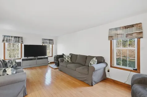 4 Smith Corner Road Newton NH 03858