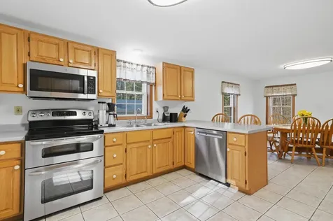 4 Smith Corner Road Newton NH 03858