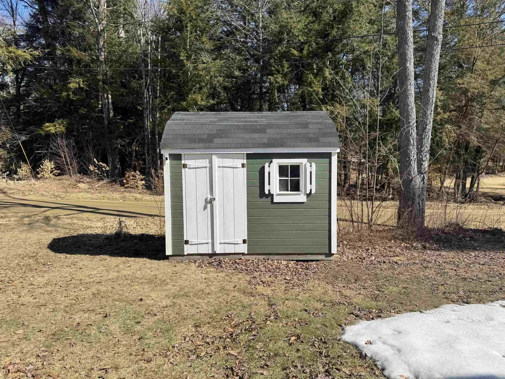 10 Circle Drive Barnstead NH 03225