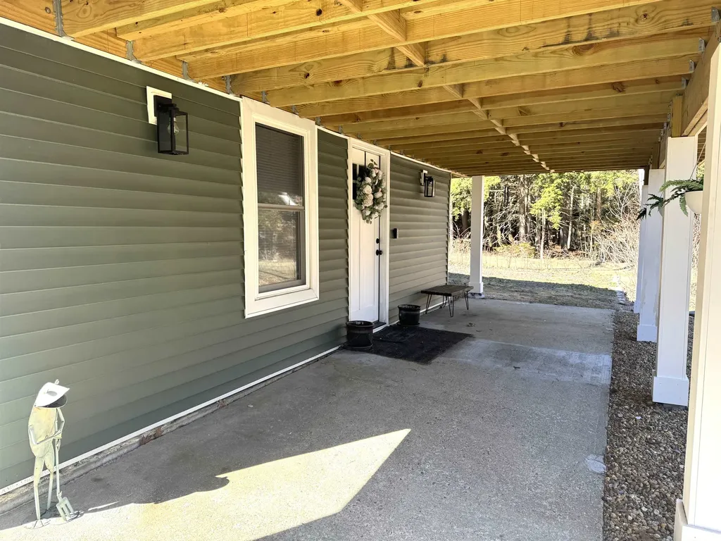10 Circle Drive Barnstead NH 03225