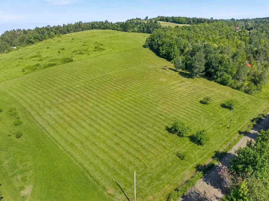 Bennett Hill Road Colebrook NH 03576