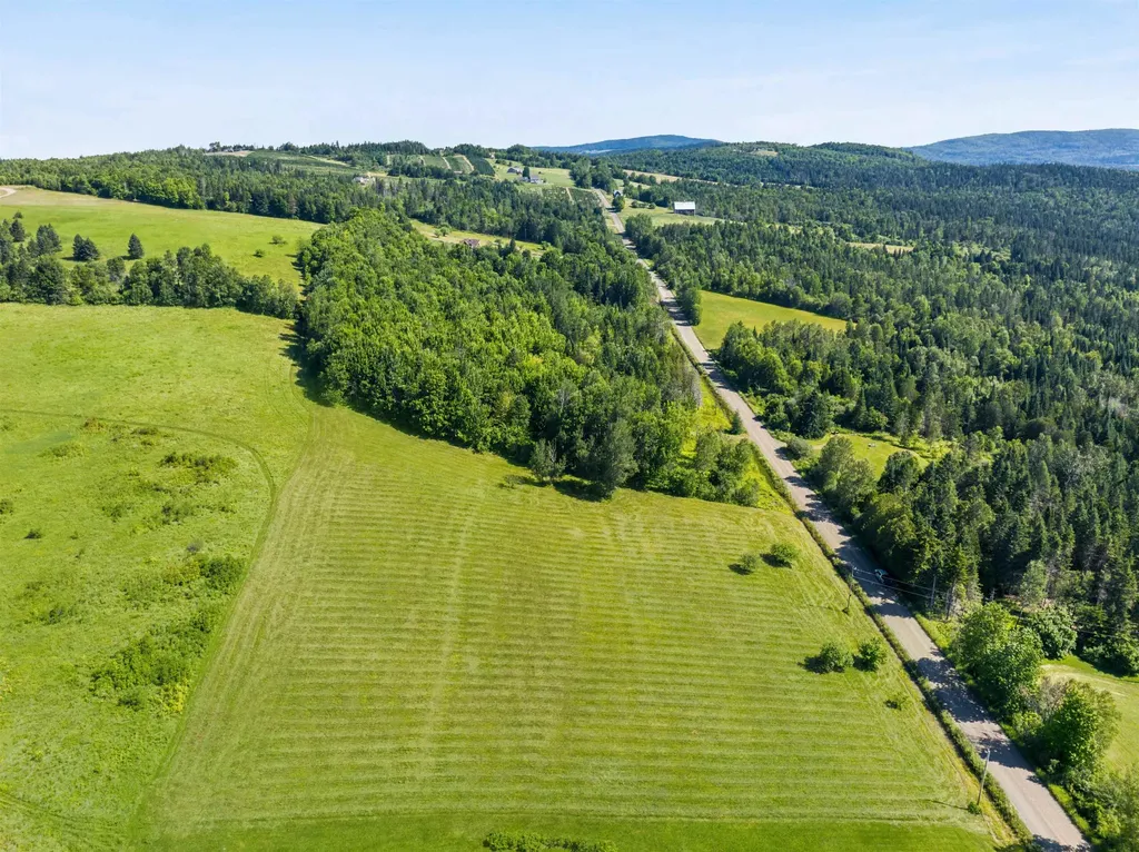 Bennett Hill Road Colebrook NH 03576