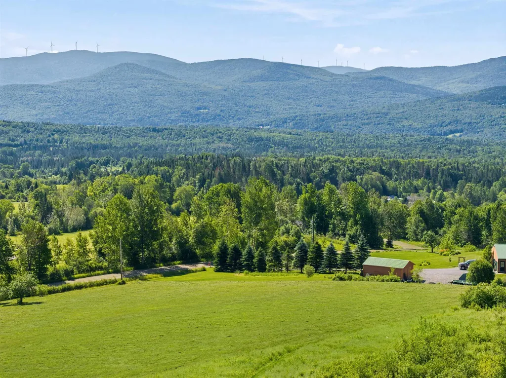 Bennett Hill Road Colebrook NH 03576