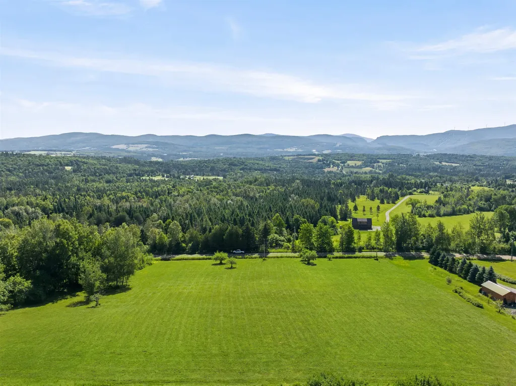Bennett Hill Road Colebrook NH 03576