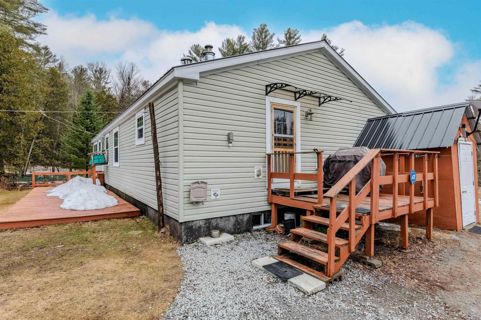 956 Mosquitoville Road Ryegate VT 05042