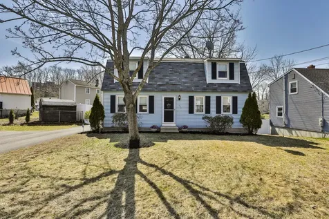445 Blevens Drive Manchester NH 03104
