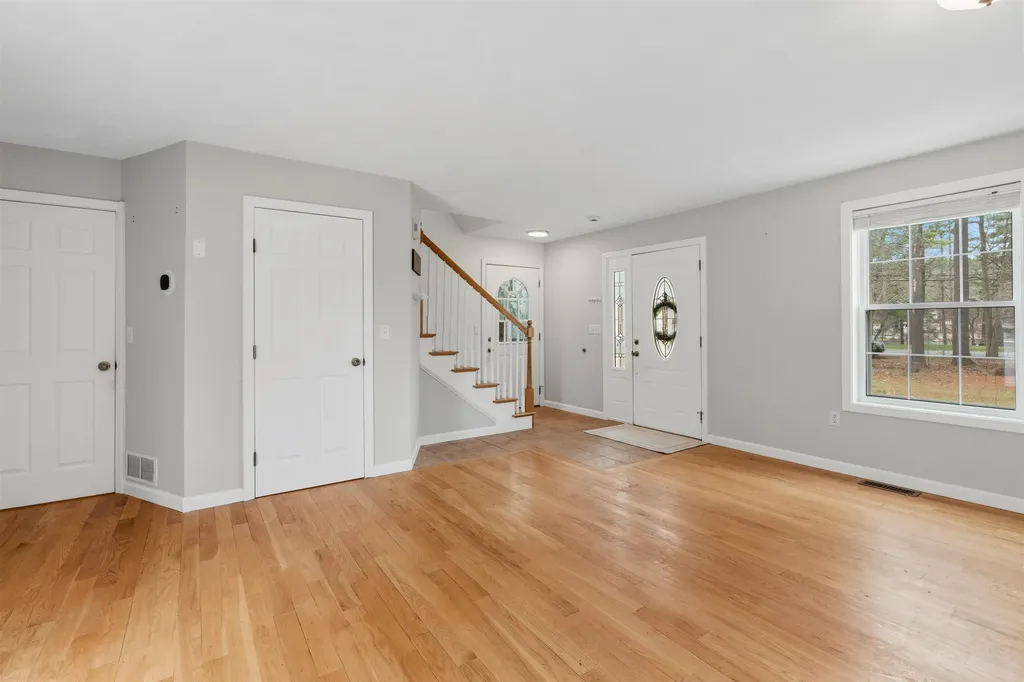 28 Shore Drive Salem NH 03079