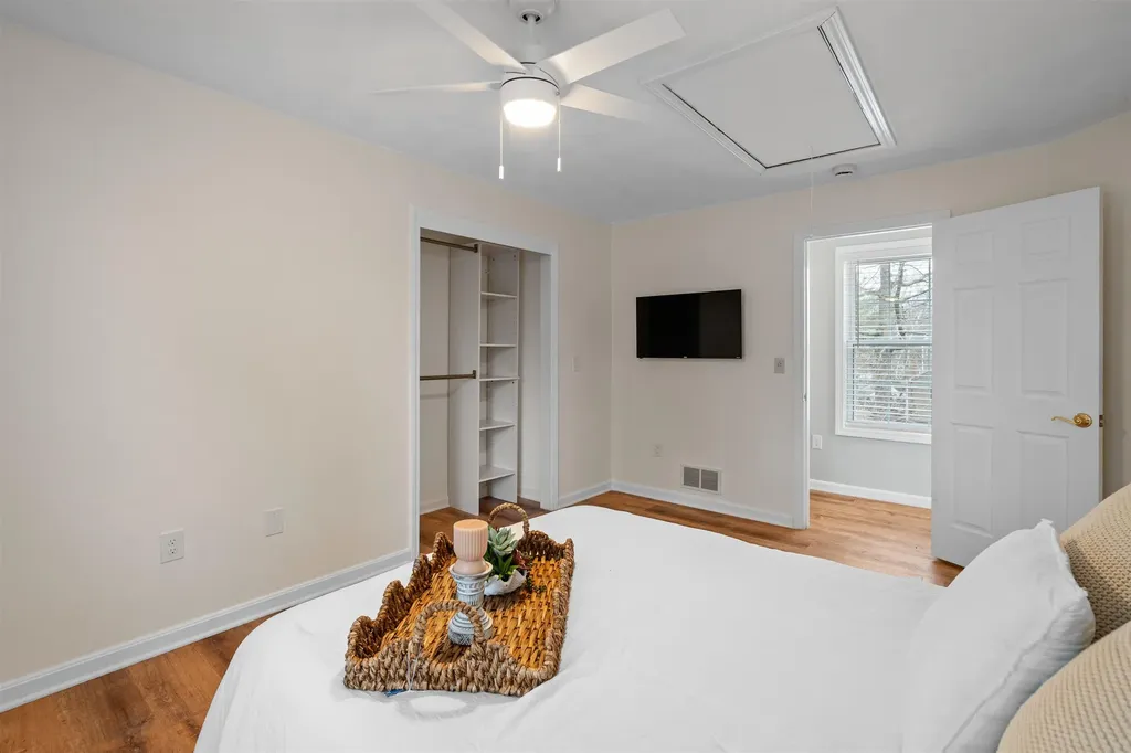 28 Shore Drive Salem NH 03079